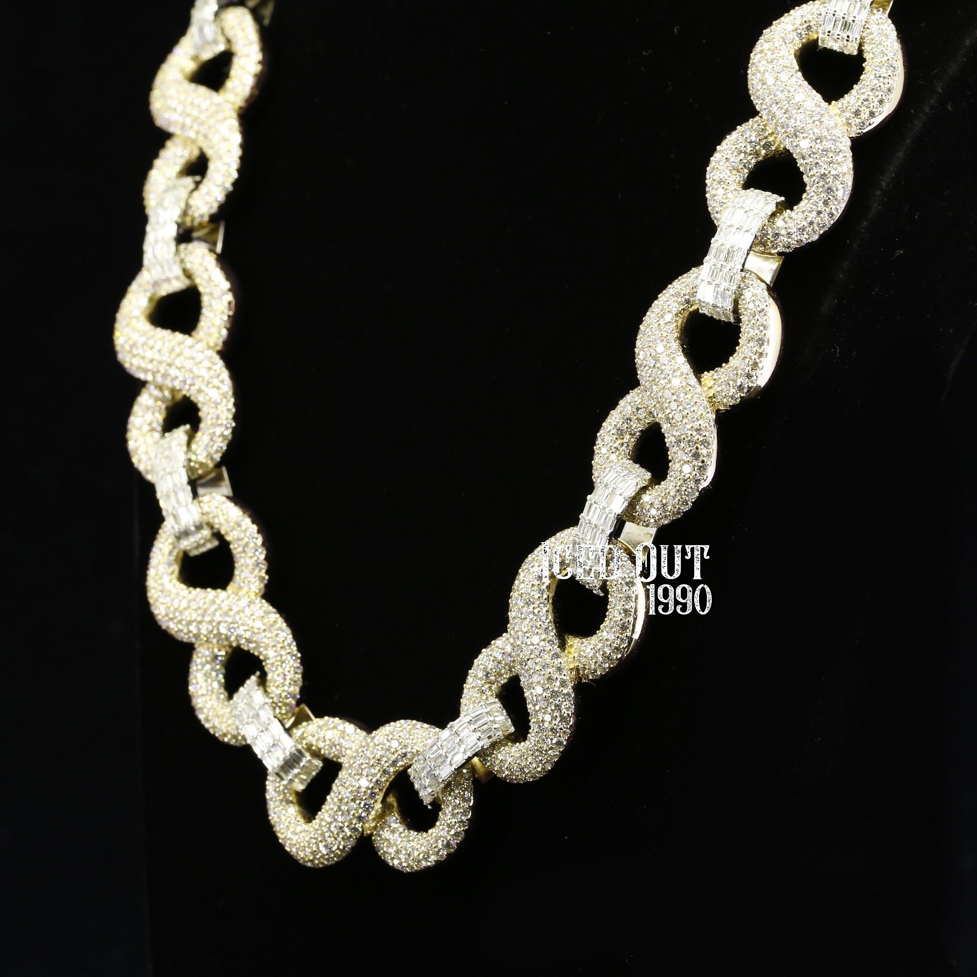 Luxuries Fully Iced Out Moissanite Diamond Hip Hop Chain