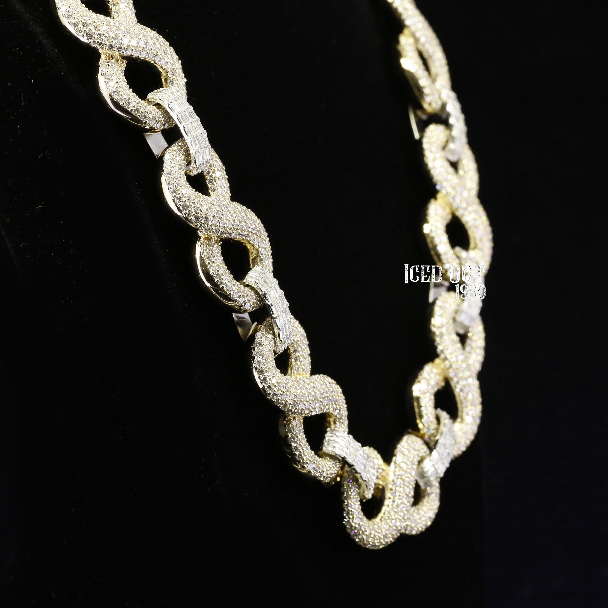 Luxuries Fully Iced Out Moissanite Diamond Hip Hop Chain