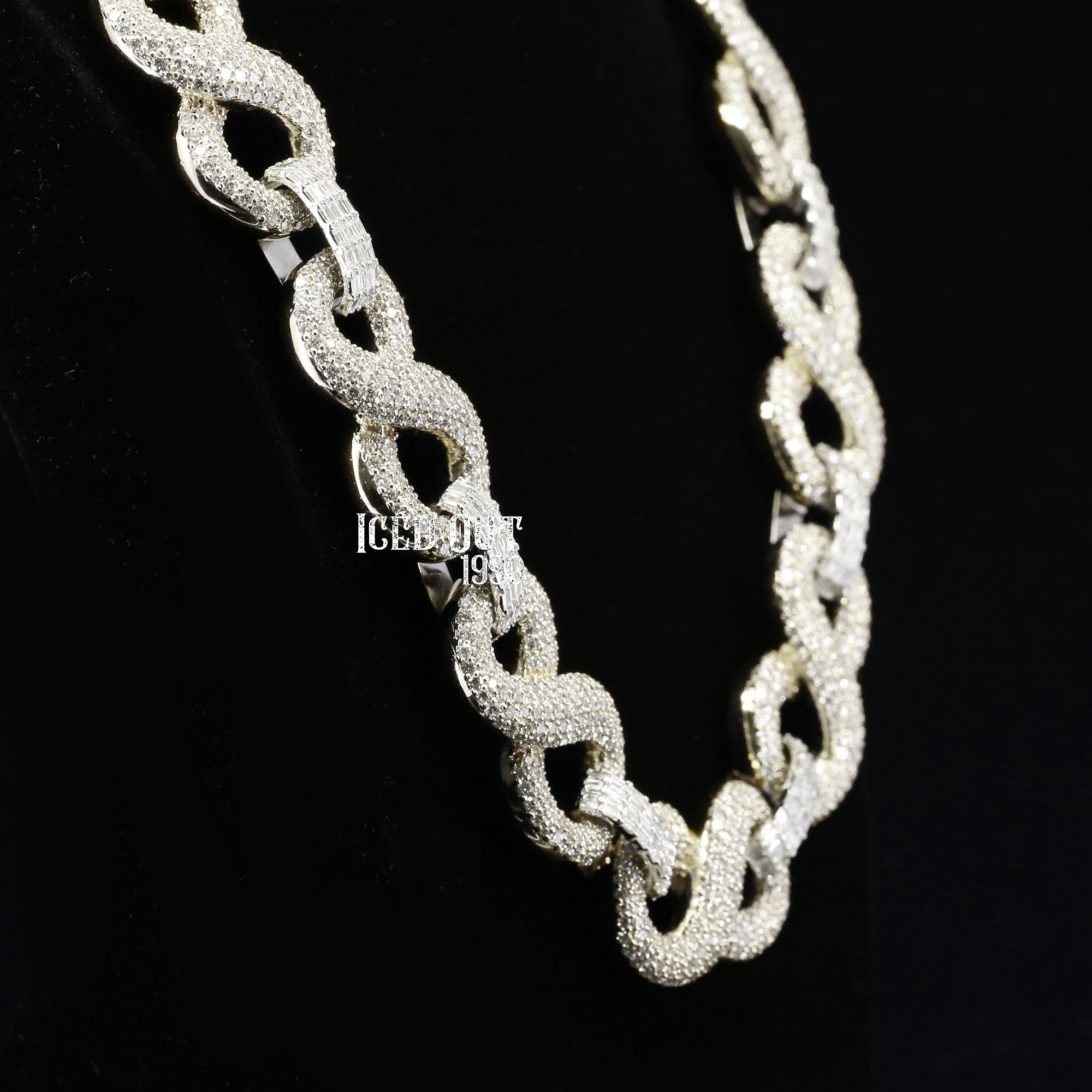 Luxuries Fully Iced Out Moissanite Diamond Hip Hop Chain