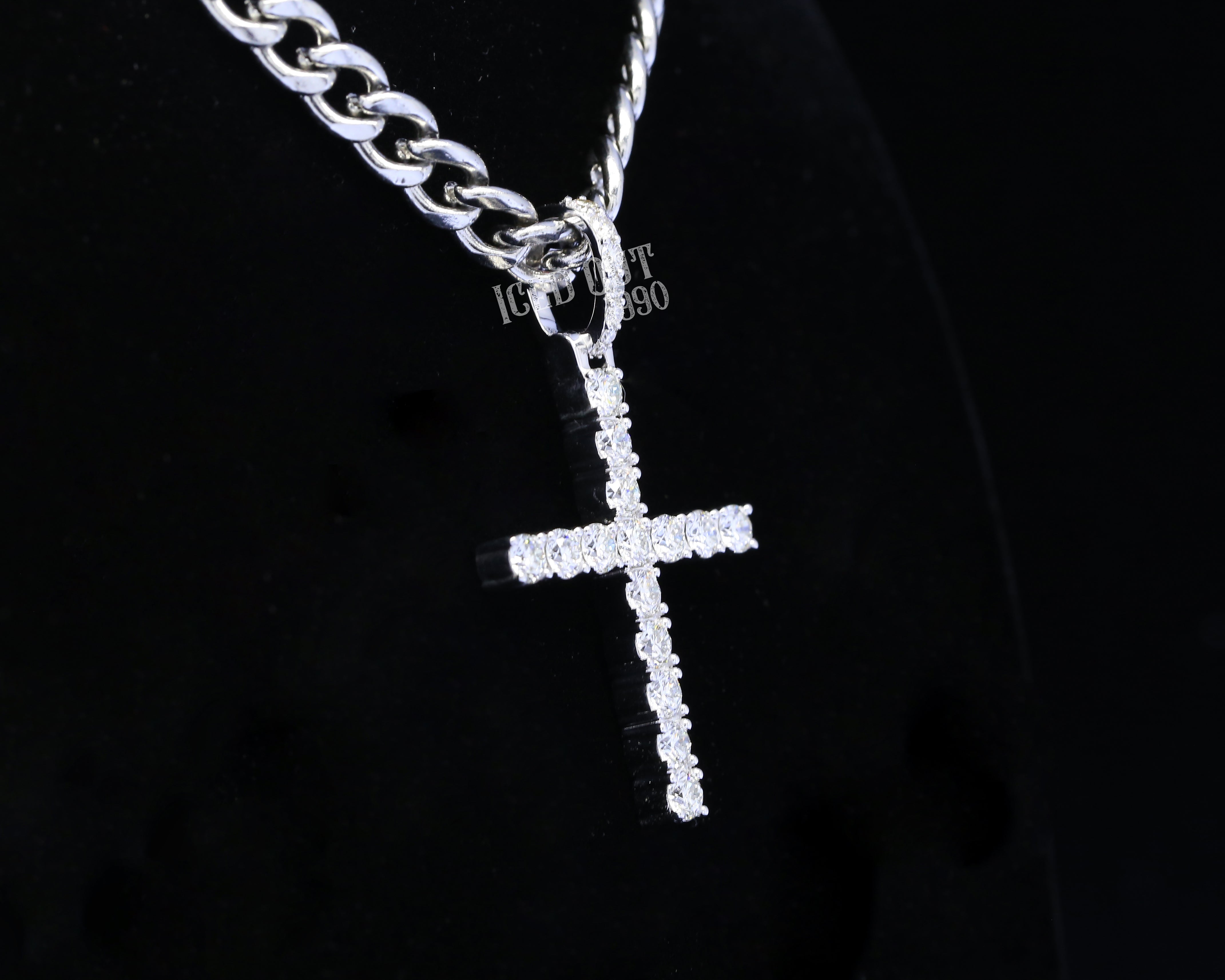 Round Cut Moissanite Cross Pendant